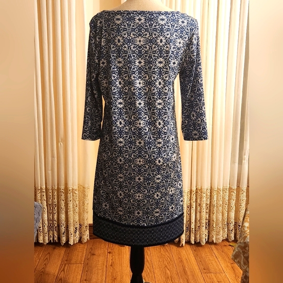 Blue pattern dress - Picture 2 of 5